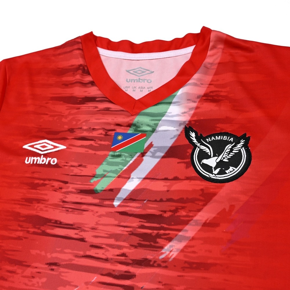 Umbro Namibia Soccer Jersey Mens Med Red Graphic‎ V-Neck Football Shirt Official